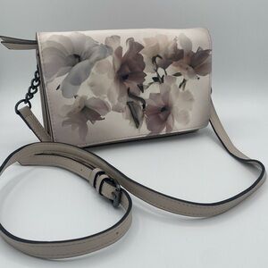 Simply Vera Wang Floral Pattern Handbag EUC